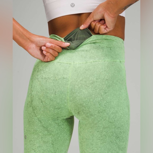 Lululemon Base Pace High-Rise Short 8" in City Grit Green Multi ~ Size 4 New - Picture 2 of 15